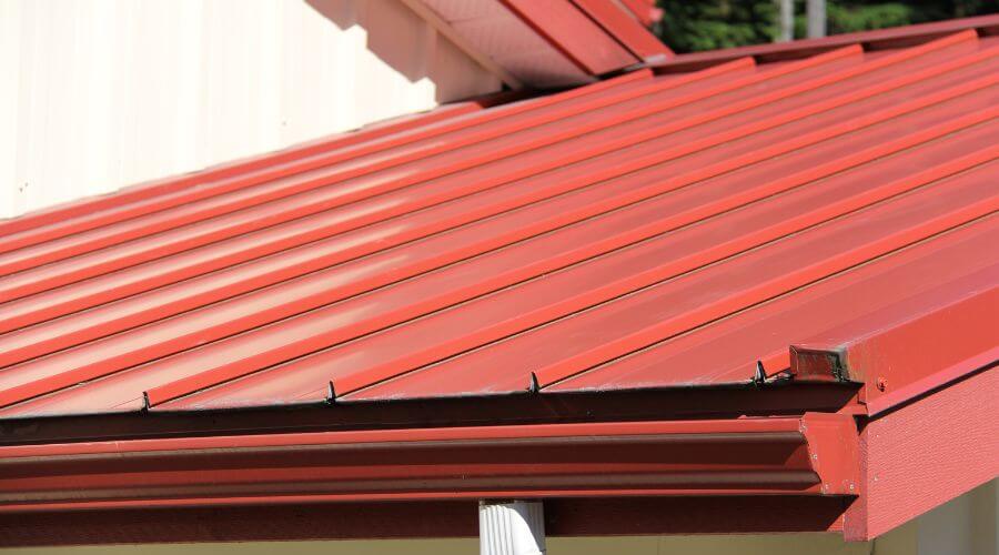 Professional gutter cleaning services in Crystal, MI