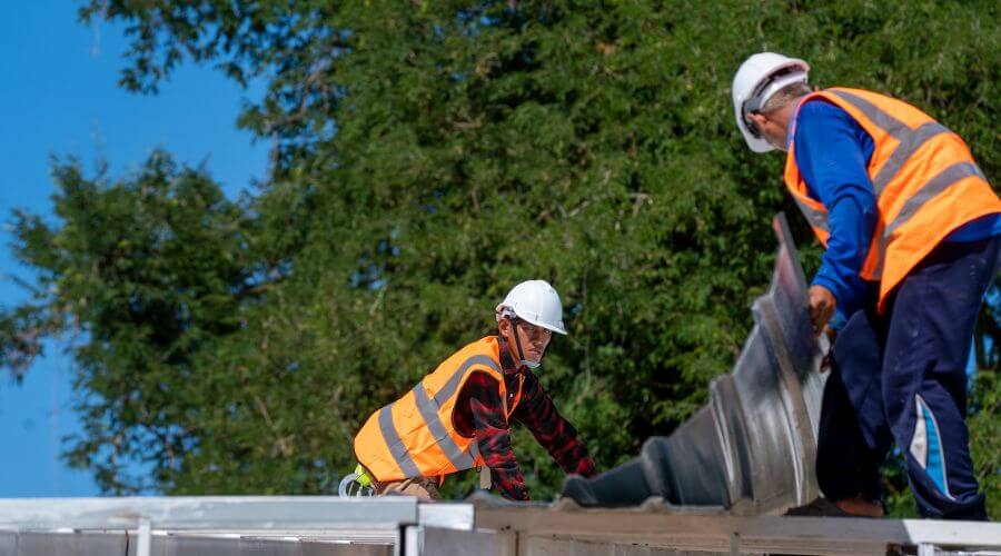 Professional gutter cleaning in Crystal, MI